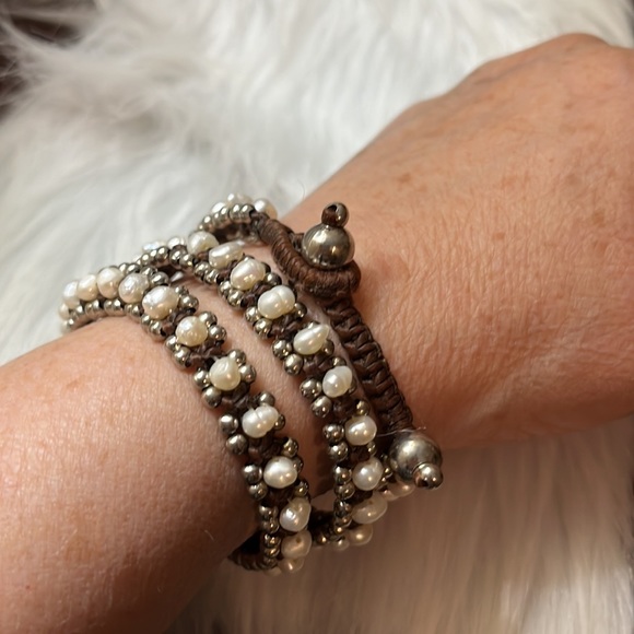 Pearl with silver wrap bracelet - Picture 2 of 3